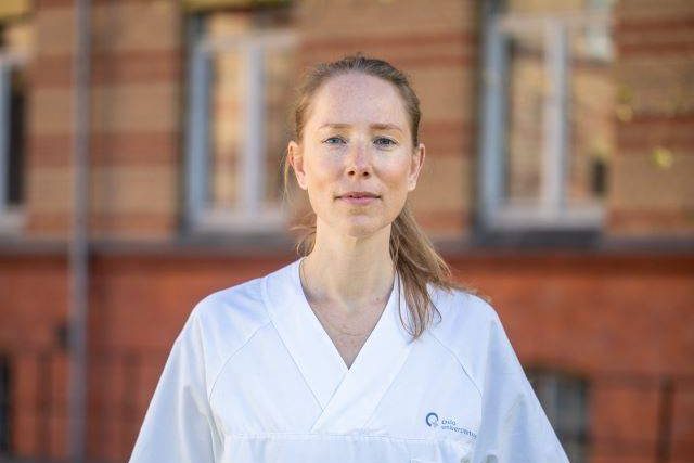 Kristine Wiede Aasland For jordmødre kan det være spesielt viktig å avverge kjønsslemlestelse. Jordmor Kristine Wiede Aasland foran Ullevål Sykehus.